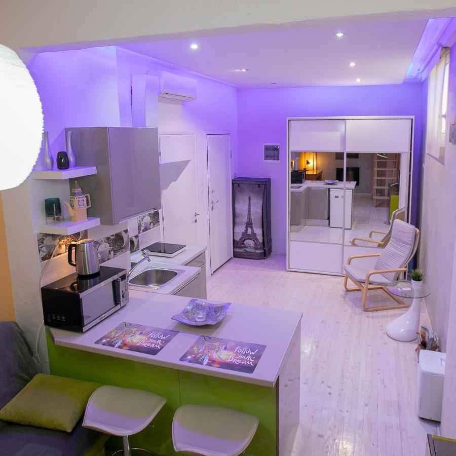 شقة Orange And Blue Studio Downtown 5 Min From White Tower سالونيك المظهر الخارجي الصورة