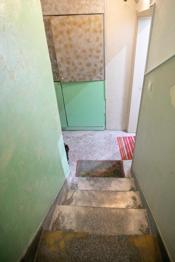 شقة Orange And Blue Studio Downtown 5 Min From White Tower سالونيك المظهر الخارجي الصورة