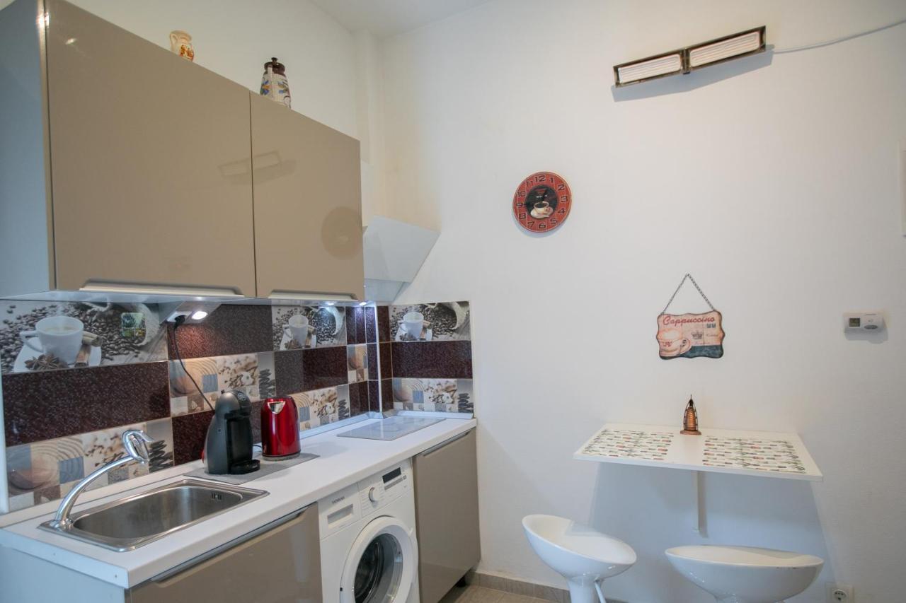 شقة Orange And Blue Studio Downtown 5 Min From White Tower سالونيك المظهر الخارجي الصورة