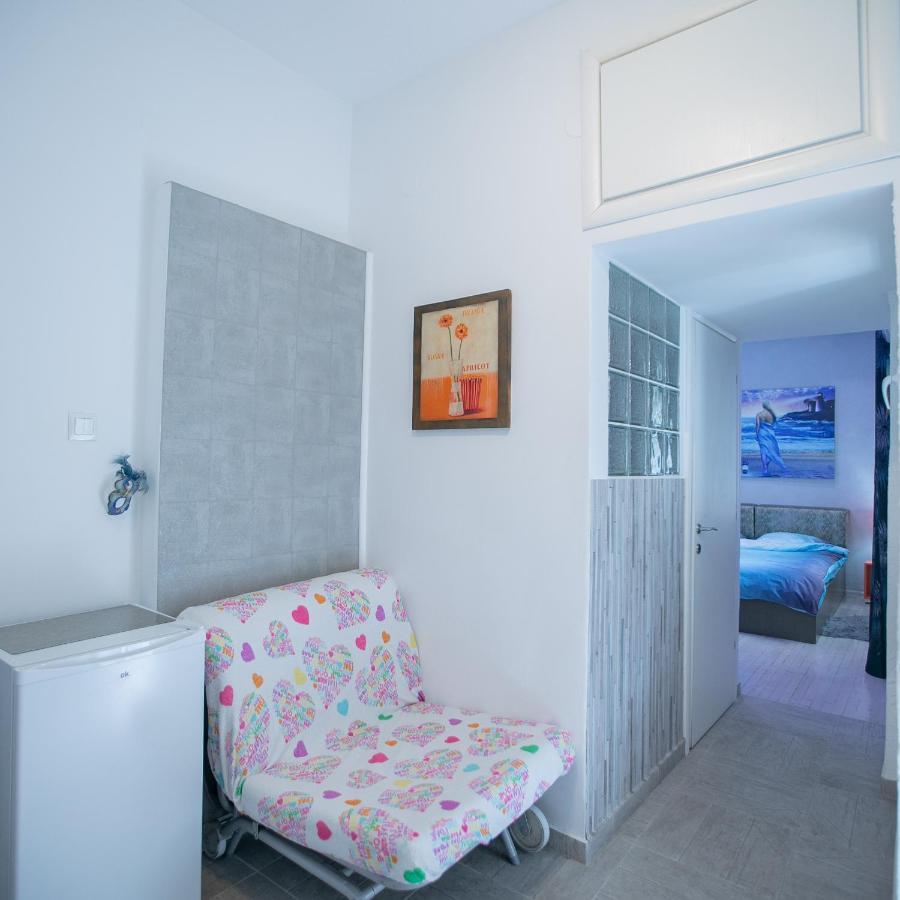 شقة Orange And Blue Studio Downtown 5 Min From White Tower سالونيك المظهر الخارجي الصورة