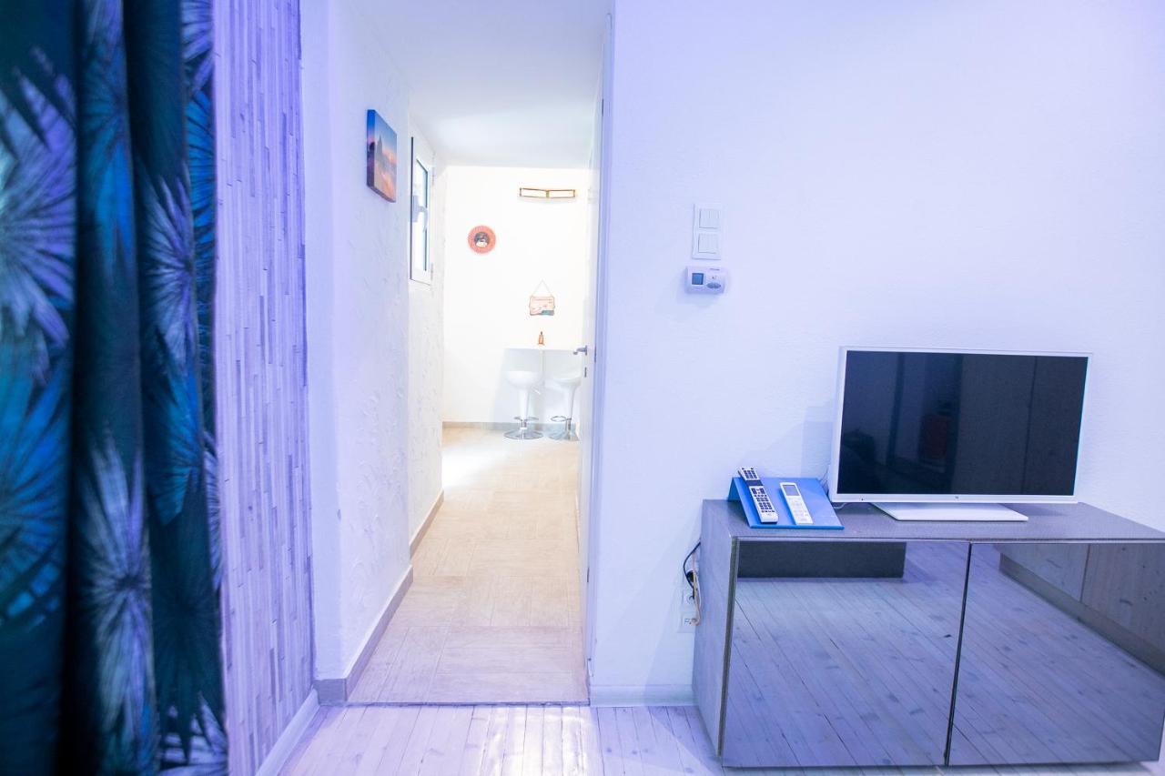 شقة Orange And Blue Studio Downtown 5 Min From White Tower سالونيك المظهر الخارجي الصورة