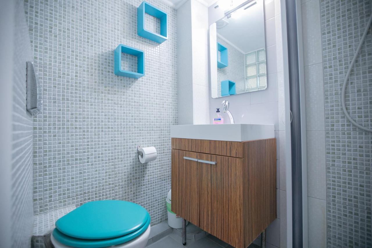 شقة Orange And Blue Studio Downtown 5 Min From White Tower سالونيك المظهر الخارجي الصورة